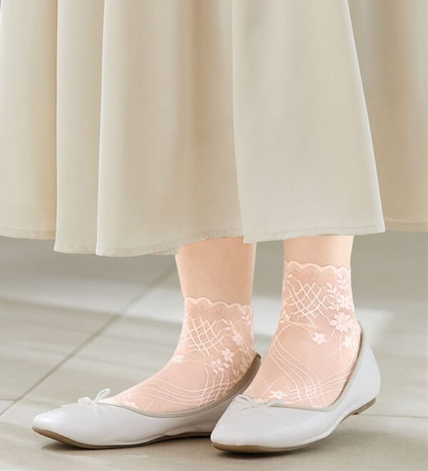 LAVIENNE（ラヴィエンヌ）の「【４足組】涼やかレースソックス（靴下・ストッキング）」｜詳細画像