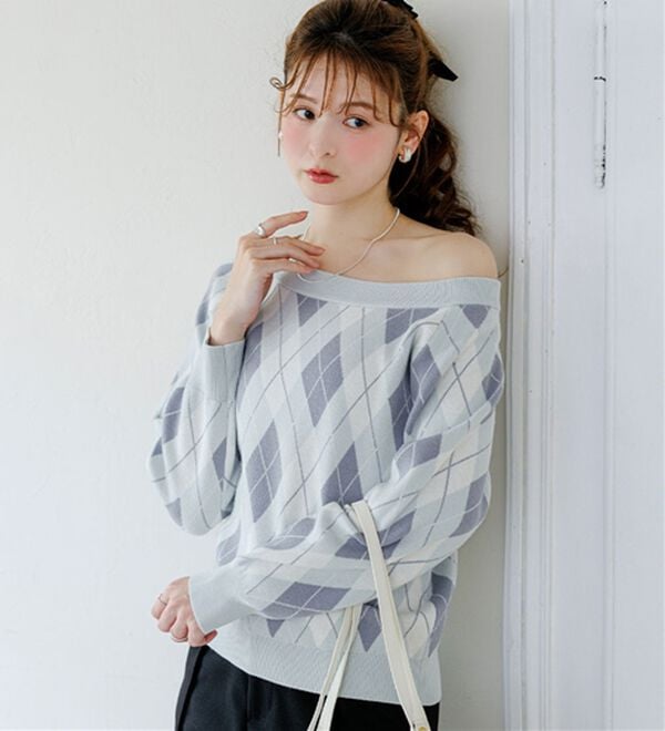 alotta（アロッタ）の「【Corie】アーガイル柄ワンショルボーダーニット（ニット・セーター）」｜ブルーグレー系