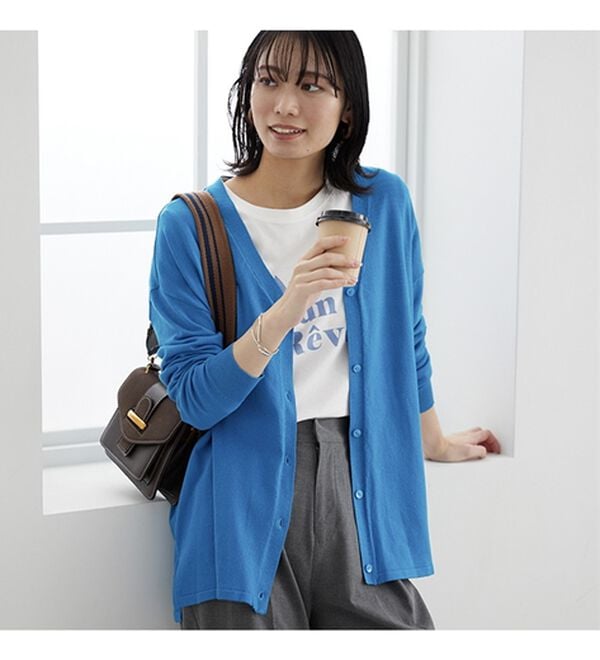 BELLUNA（ベルーナ）の「ボタン使いＶネックカーディガン（ニットカーディガン）」｜詳細画像