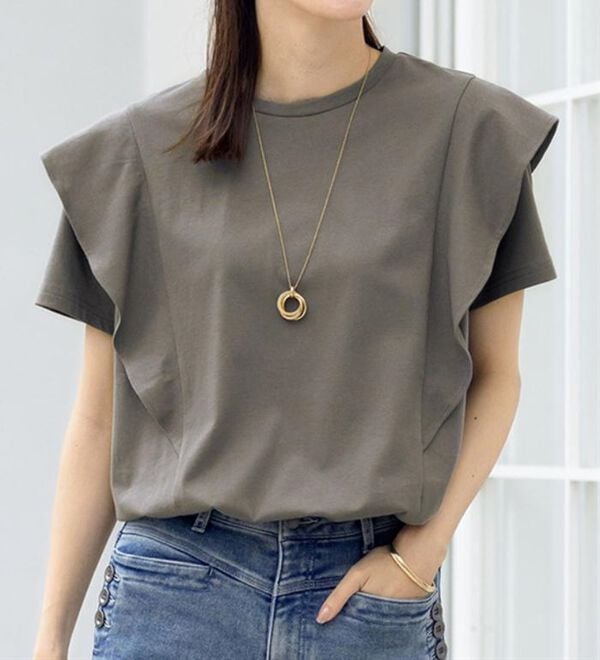 ルフラン（ルフラン）の「ちょい洒落＊ラッフルショルダーＴシャツ（Tシャツ）」｜詳細画像