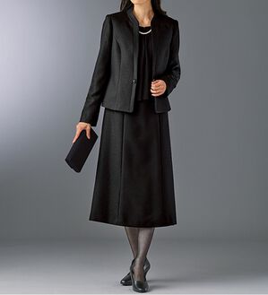 BELLUNA（ベルーナ）の「洗える防しわ北陸ジャカード使いワンピースアンサンブル（ブラックフォーマル（喪服・礼服））」｜詳細画像