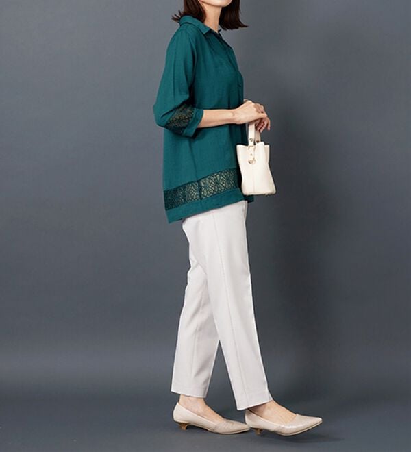 BELLUNA（ベルーナ）の「袖＆裾レースデザインシャツチュニック（チュニック）」｜詳細画像