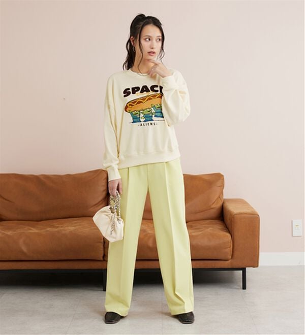 BELLUNA（ベルーナ）の「＜Ｄｉｓｎｅｙ＞【リトルグリーンメン】サガラ刺しゅう裏毛トレーナー（トレーナー・スウェット）」｜詳細画像