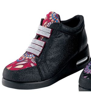 BELLUNA（ベルーナ）の「＜ポポラーレ＞花柄使いエアソールシューズ（スニーカー）」｜赤