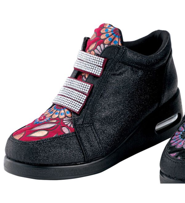 BELLUNA（ベルーナ）の「＜ポポラーレ＞花柄使いエアソールシューズ（スニーカー）」｜赤