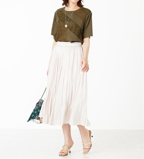 BELLUNA（ベルーナ）の「【Ｌａｇｒｉｌｕａ】異素材レース切替プルオーバー（カットソー）」｜詳細画像