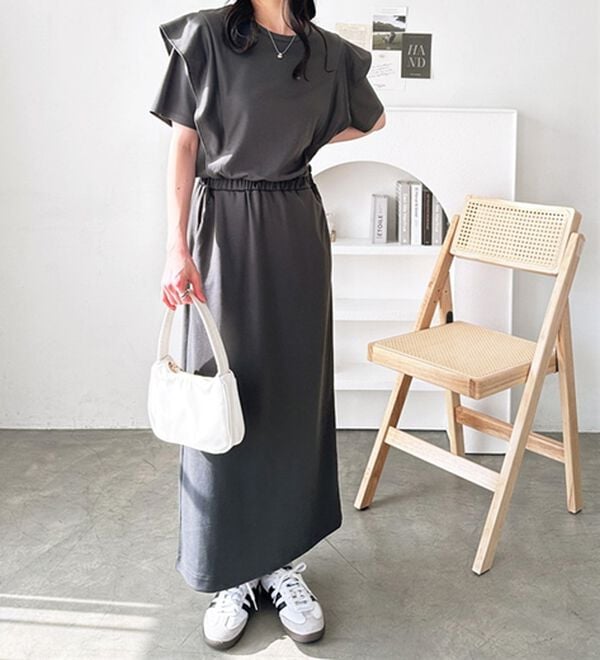 GeeRA（ジーラ）の「ラッフルショルダーワンピース（カットソーワンピース）」｜詳細画像