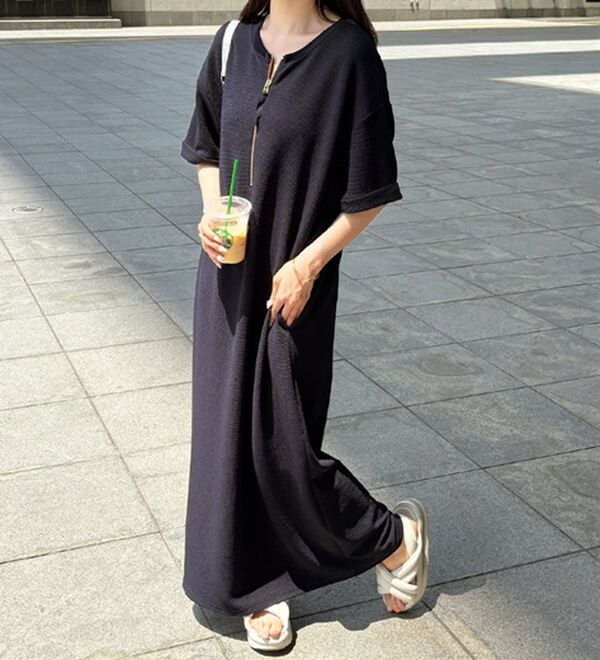 GeeRA（ジーラ）の「【ひんやり/着痩せ】ハーフジップ大人Ｔシャツワンピース（カットソーワンピース）」｜詳細画像