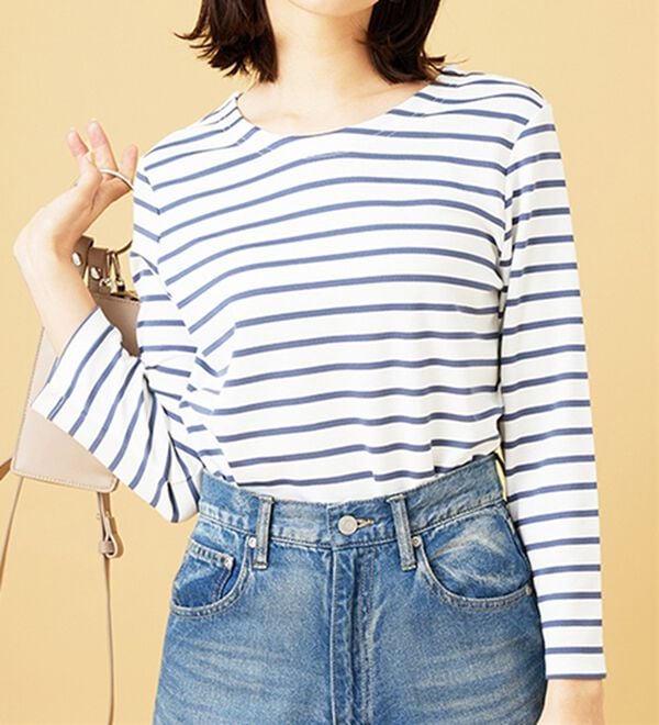 BELLUNA（ベルーナ）の「柔らかポンチ素材ボーダープルオーバー（カットソー）」｜オフ白&times;ブルー