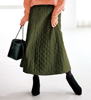 BELLUNA（ベルーナ）の「＜着るホカロン＞中わたキルトフレアースカート（ロングスカート）」｜カーキ