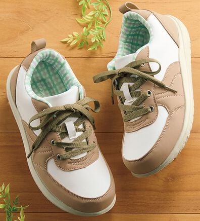 BELLUNA（ベルーナ）の「ゆったり５Ｅ配色オブリークスニーカー（スニーカー）」