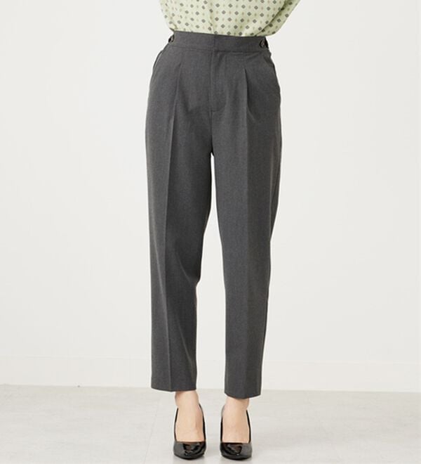 BELLUNA（ベルーナ）の「こっそりおなかがラクラク！ボタン使いウエスト調整テーパードパンツ（テーパードパンツ）」｜詳細画像
