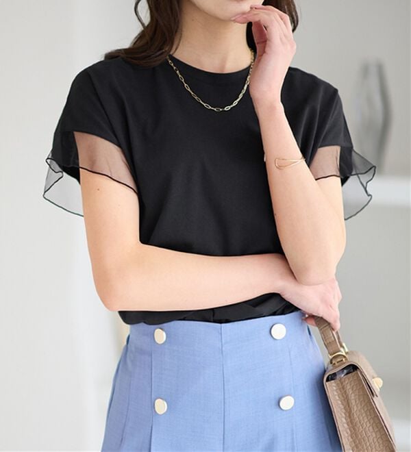 alotta（アロッタ）の「１枚でこなれ感！袖チュールデザイン綿混Ｔシャツ（Tシャツ）」｜詳細画像