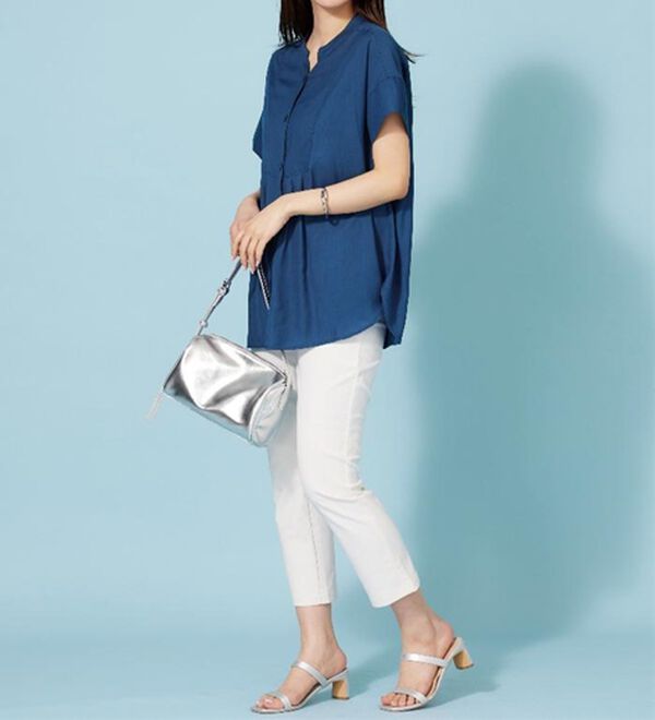 BELLUNA（ベルーナ）の「麻調素材タック使いシャツチュニック（ブラウス）」｜詳細画像