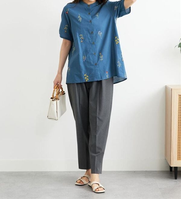 BELLUNA（ベルーナ）の「【Ｌａｇｒｉｌｕａ】花柄刺しゅうデザインチュニック（チュニック）」｜詳細画像