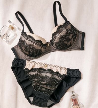 YU'NOW（ユナウ）の「ぷるるん谷間のノンワイヤーブラ＆ショーツ（ブラジャー＆ショーツセット）」