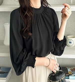 GeeRA（ジーラ）の「フリル衿バルーンスリーブブラウス（ブラウス）」｜ブラック