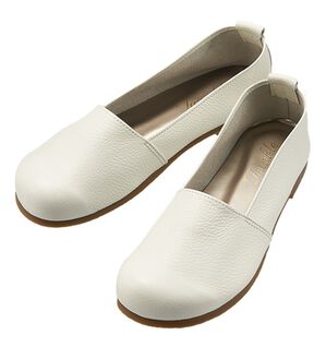 ルフラン（ルフラン）の「足指ゆったり５Ｅはだしシューズ（フラットシューズ）」｜ホワイト(スリッポン)