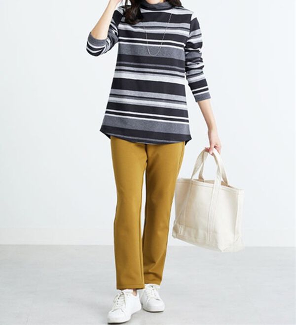 BELLUNA（ベルーナ）の「ふわふわ裏ファーハイネックプルオーバー（カットソー）」｜詳細画像