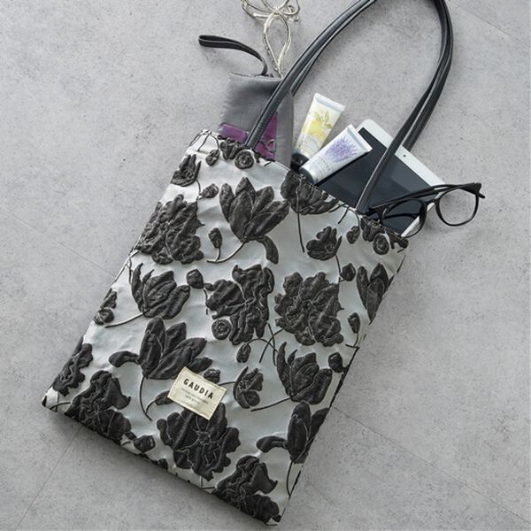 iellio（イエリオ）の「テクスチュールトート＜トートバッグ・バッグ・Ａ４サイズ対応＞（トートバッグ）」｜ブラック