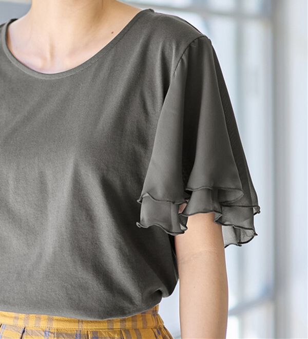 Viola e Viola（ヴィオラ エ ヴィオラ）の「【５つの機能付】袖シフォンゆるＴシャツ（Tシャツ）」｜詳細画像