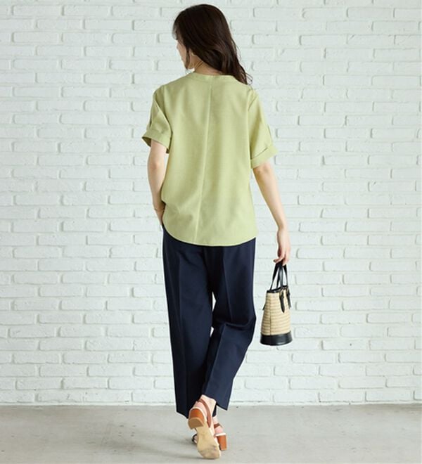 BELLUNA（ベルーナ）の「麻調合繊パール付タックデザインブラウス（ブラウス）」｜詳細画像