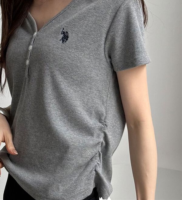 GeeRA（ジーラ）の「【U.S. POLO ASSN.】接触冷感Vネックヘンリーリブカットソー（カットソー）」｜詳細画像