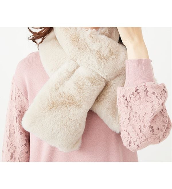 BELLUNA（ベルーナ）の「ふわふわファーマフラー（ストール・スカーフ・マフラー）」｜詳細画像