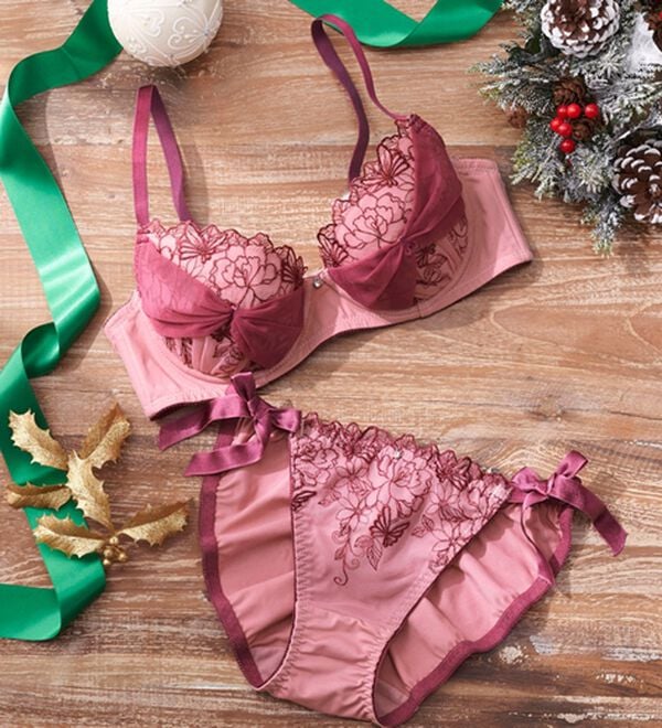 YU'NOW（ユナウ）の「ｔｏ　ｍｅｅブラ＆ショーツ（ブラジャー＆ショーツセット）」｜詳細画像