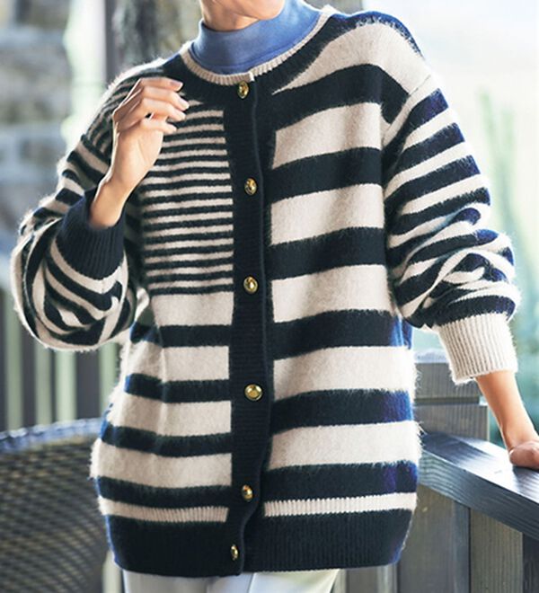 VINNO（ヴィノ）の「マルチボーダーニットカーディガン（ニットカーディガン）」｜ネイビー系
