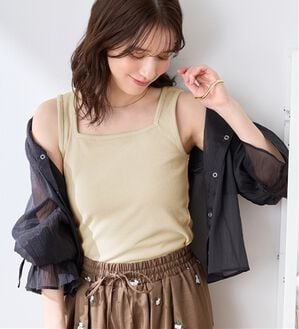 Viola e Viola（ヴィオラ エ ヴィオラ）の「保冷剤ポケット付スクエアタンクトップ（タンクトップ・キャミソール）」｜グレージュ