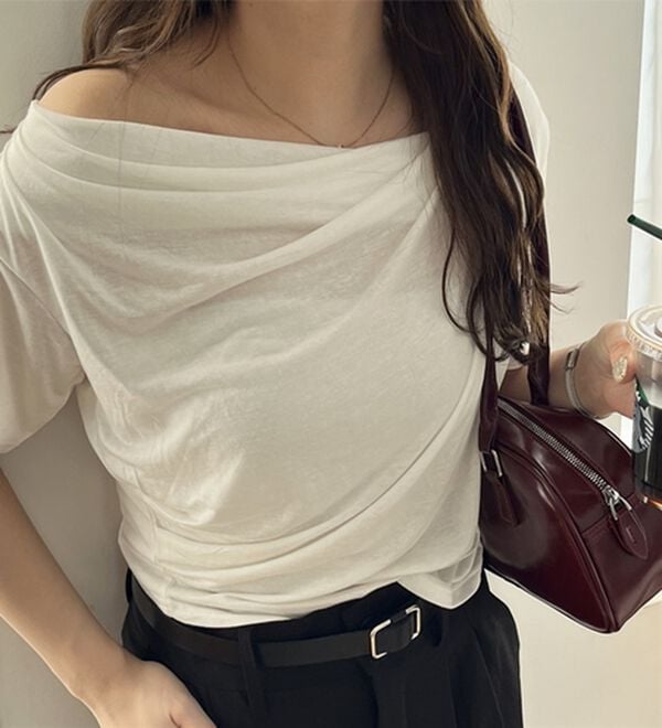 GeeRA（ジーラ）の「スラブシアーオフショルトップス（カットソー）」｜詳細画像