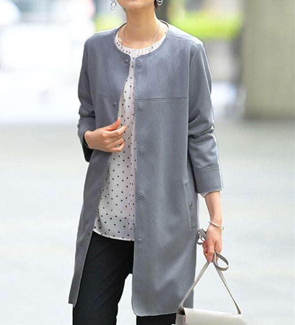 BELLUNA（ベルーナ）の「スエード調ノーカラーロング丈ジャケット（ノーカラージャケット）」｜詳細画像