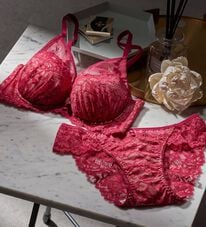 YU'NOW（ユナウ）の「モテ谷間のもっちりコンフォートブラ＆ショーツ（ブラジャー＆ショーツセット）」