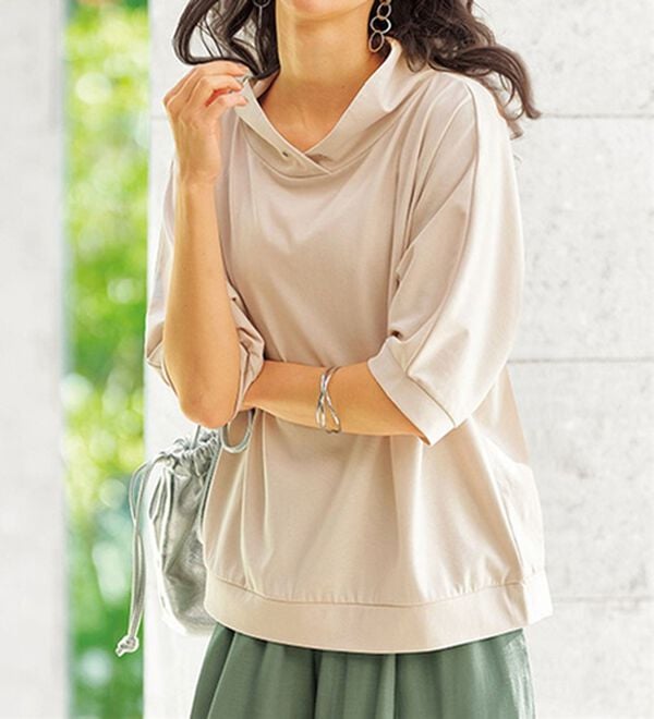 BELLUNA（ベルーナ）の「フード風衿デザインプルオーバー（カットソー）」｜トープ