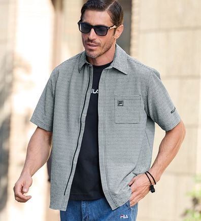 「＜フィラ＞ジップ使いサッカーシャツアンサンブル（メンズシャツ）」