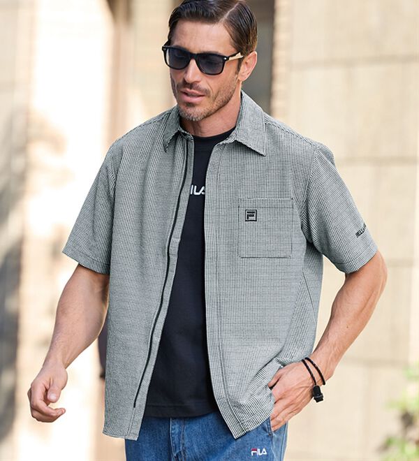 「＜フィラ＞ジップ使いサッカーシャツアンサンブル（メンズシャツ）」｜詳細画像