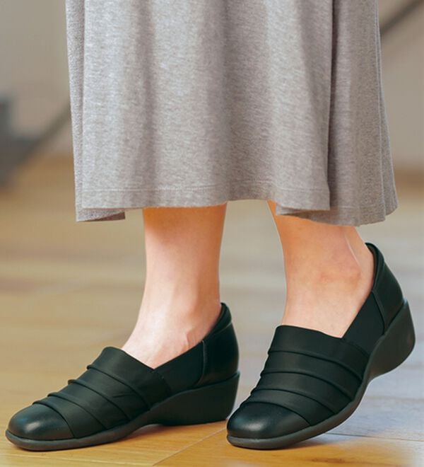 ルフラン（ルフラン）の「ラシーナコンフォート　はっ水ストレッチ４Ｅシューズ（スリッポン）」｜詳細画像