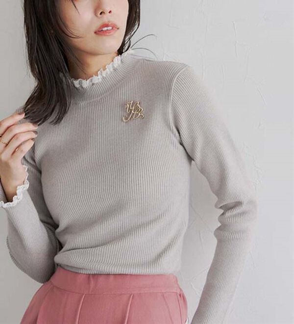 Pierrot（ピエロ）の「レース付ハイネックリブニット（ニット・セーター）」｜詳細画像