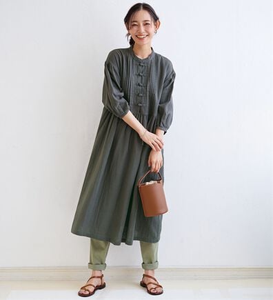 BELLUNA（ベルーナ）の「＜＆ｃｏｃｏｃｈｉ＞ダブルガーゼ素材チャイナボタンワンピース（シャツワンピース）」