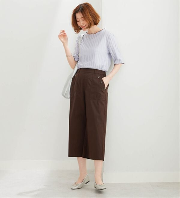 BELLUNA（ベルーナ）の「サラリ綿混ボタン使いキュロットパンツ（その他パンツ）」｜詳細画像