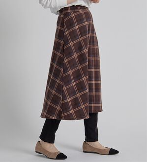 BELLUNA（ベルーナ）の「まるではく毛布！静電防止付レギンス付スカート（フルレングスパンツ）」｜ブラウン系チェック