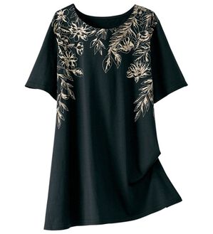 BELLUNA（ベルーナ）の「綿・テンセル（ＴＭ）繊維ロング丈プリントＴシャツ（Tシャツ）」｜線花柄