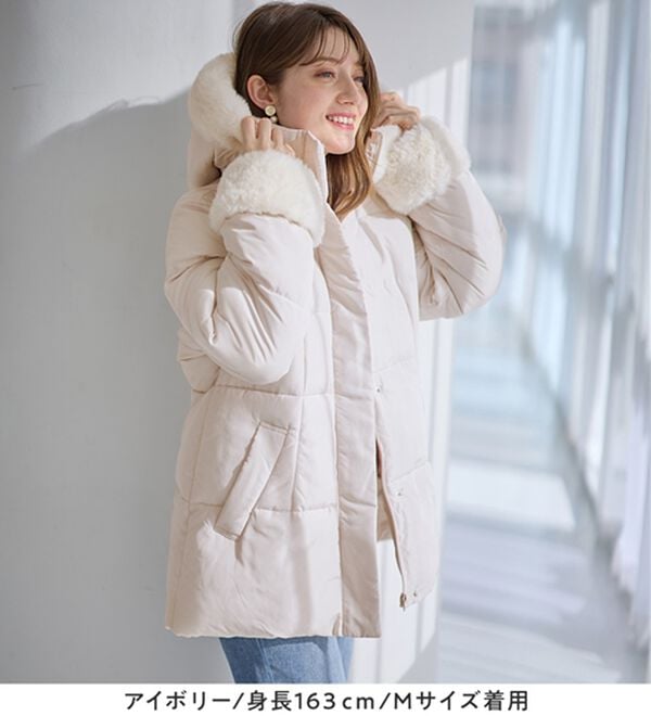 alotta（アロッタ）の「ファー付きミドル丈中綿コート（ハーフコート）」｜詳細画像