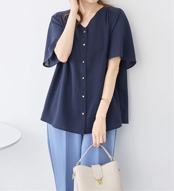 alotta（アロッタ）の「【接触冷感】ひんやり前後２ＷＡＹフレアー袖ブラウス（ブラウス）」｜詳細画像