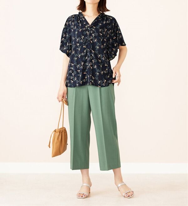 BELLUNA（ベルーナ）の「レーヨン素材袖フレアーブラウス（ブラウス）」｜詳細画像