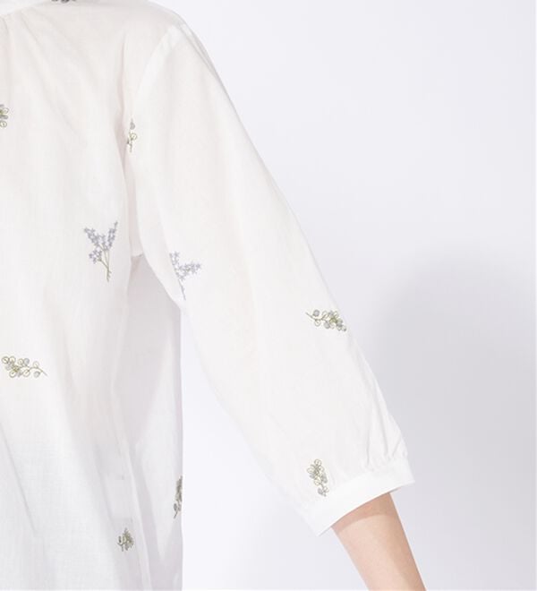 BELLUNA（ベルーナ）の「綿100％とび花刺しゅうブラウス（ブラウス）」｜詳細画像
