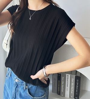 GeeRA（ジーラ）の「プリーツ編フレンチスリーブリブトップス（ニット・セーター）」｜ブラック