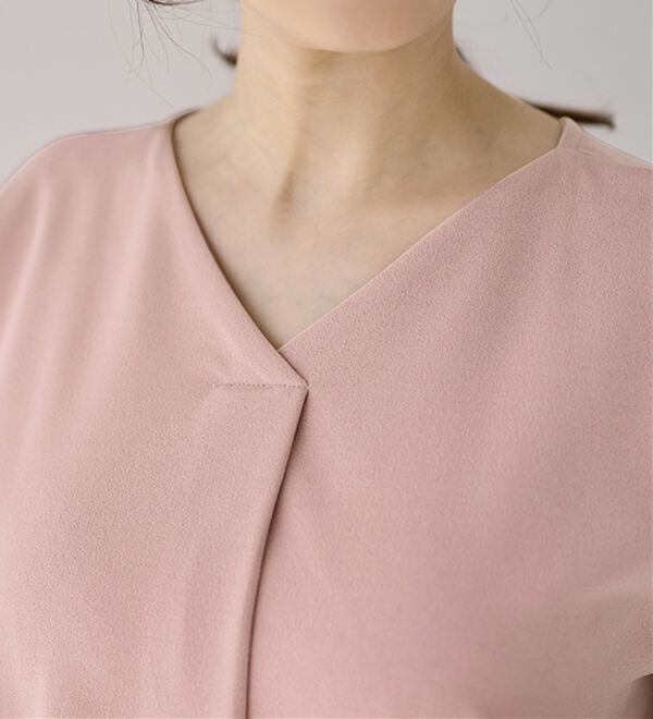 alotta（アロッタ）の「【４つの機能付】ひんやりフロントタックＶネックゆるワンピース（カットソーワンピース）」｜詳細画像