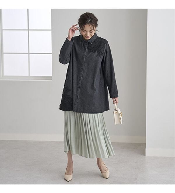 BELLUNA（ベルーナ）の「花柄レース切替デニム素材ブラウス（チュニック）」｜詳細画像